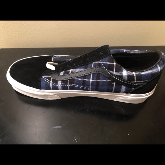 Vans - Picture 2 of 3